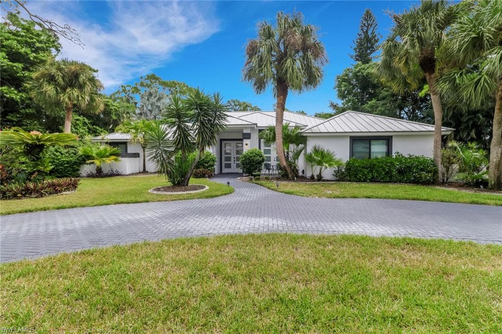 1806 Princess CT NAPLES, FL 34110
