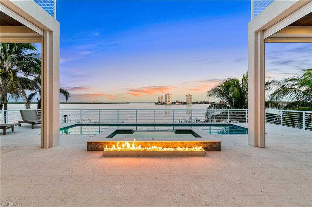 160 Little Carlos LN FORT MYERS BEACH, FL 33931