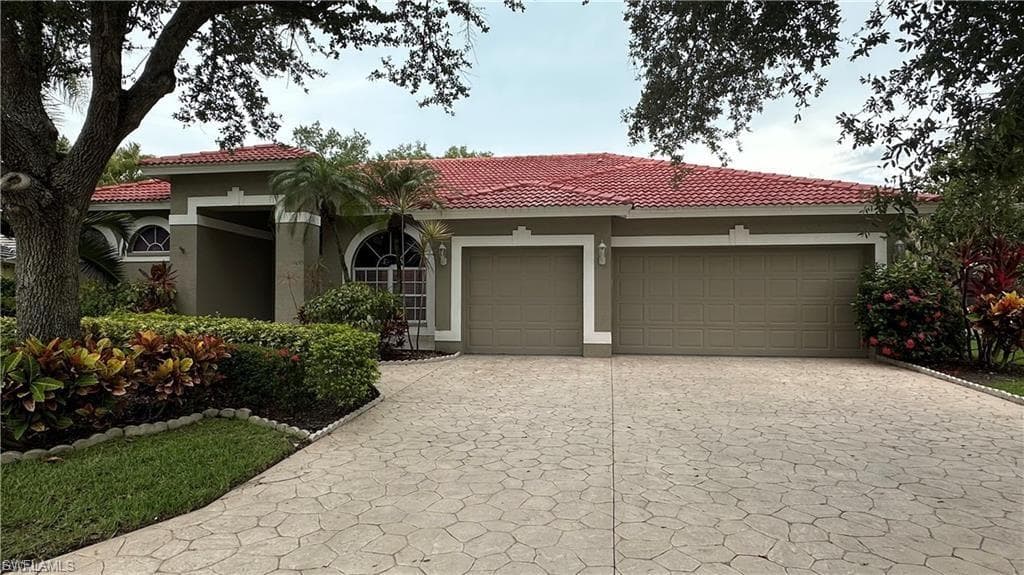 8850 Creek Run DR BONITA SPRINGS, FL 34135