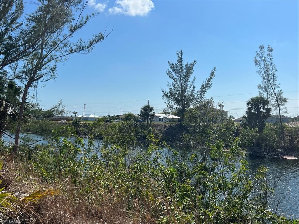 2204 NW 6th PL CAPE CORAL, FL 33993