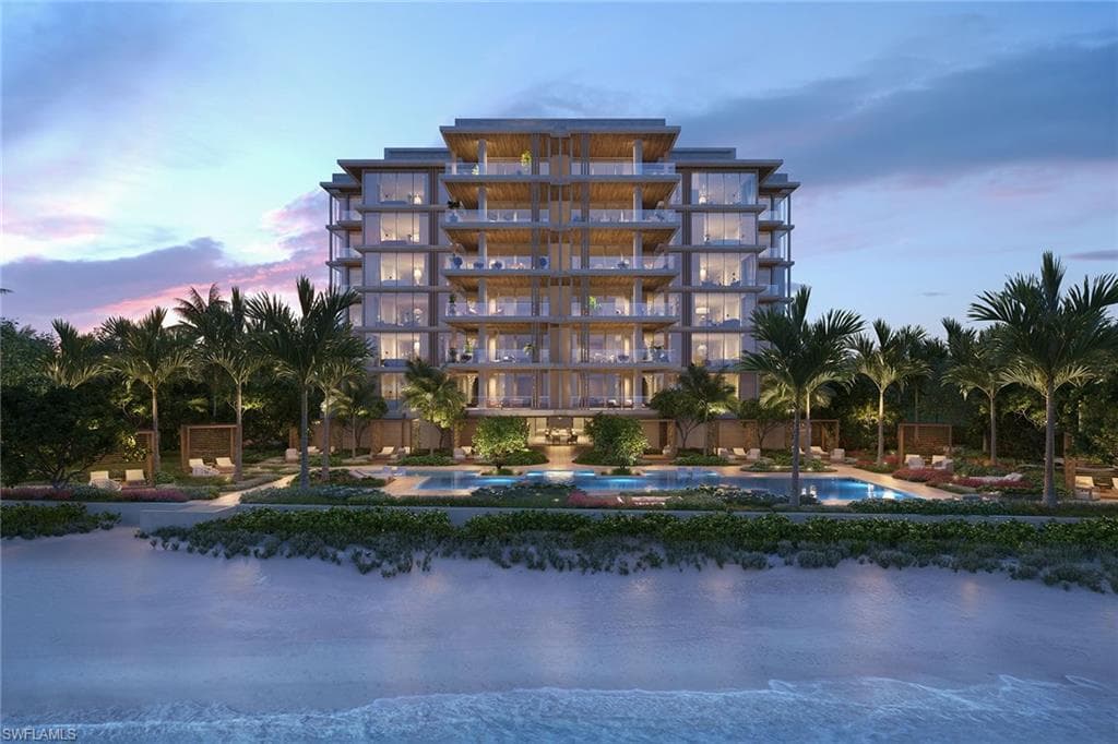 1121 GULF SHORE BLVD N 3N NAPLES, FL 34102