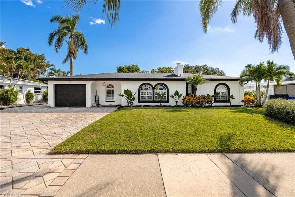 8327 Riviera AVE FORT MYERS, FL 33919