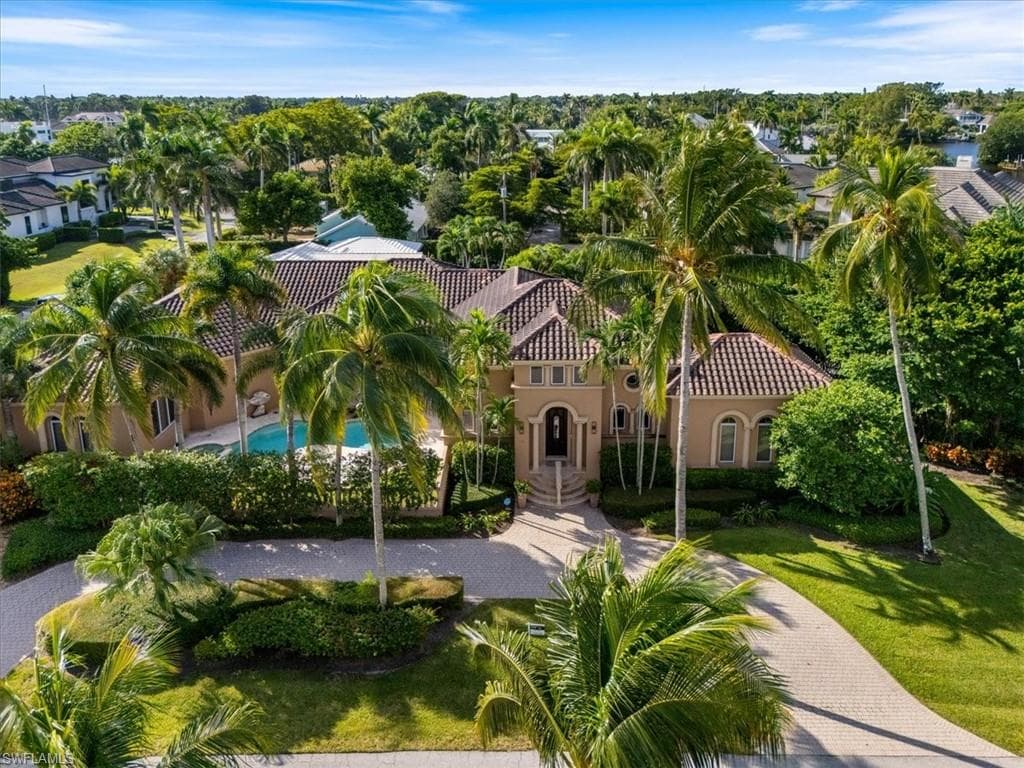 550 21st AVE S NAPLES, FL 34102