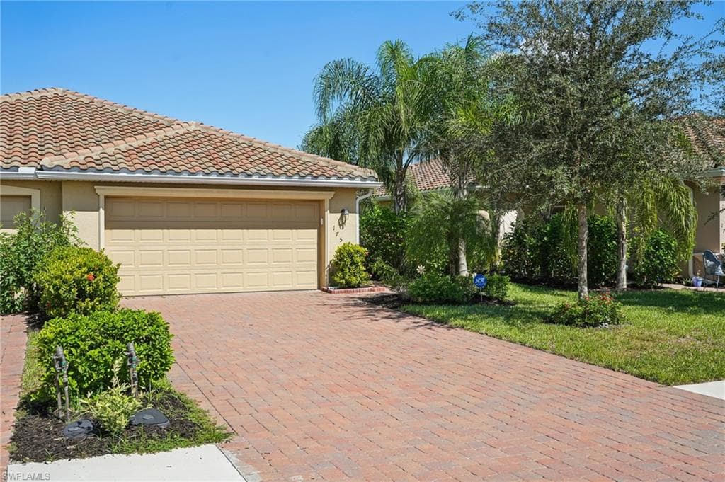 1751 Alameda DR NAPLES, FL 34120