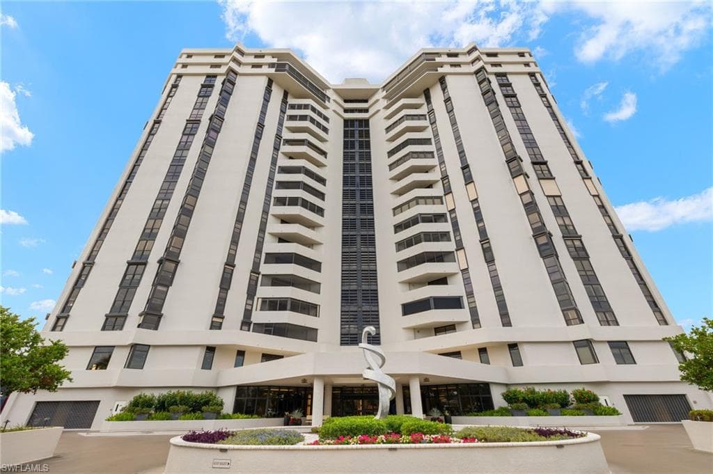 6001 Pelican Bay BLVD 1205 NAPLES, FL 34108