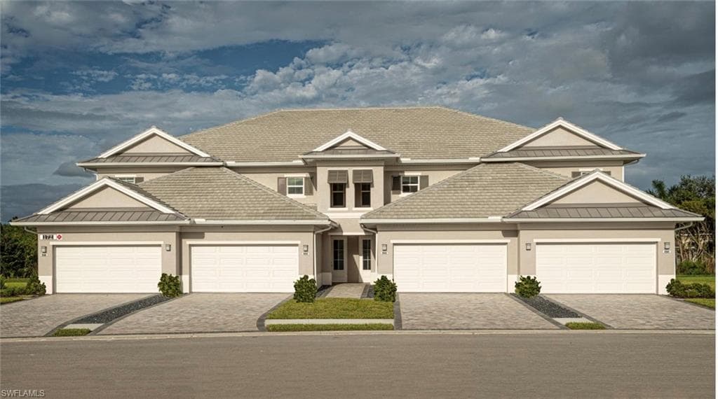 251 Indies Dr E 201 NAPLES, FL 34114
