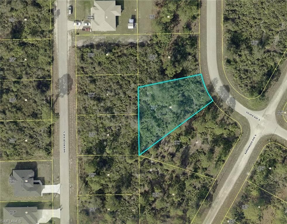 566 Silver AVE S LEHIGH ACRES, FL 33974
