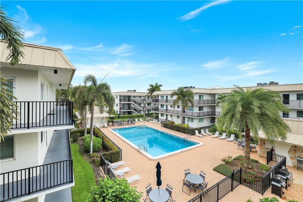 766 Central AVE 313 NAPLES, FL 34102