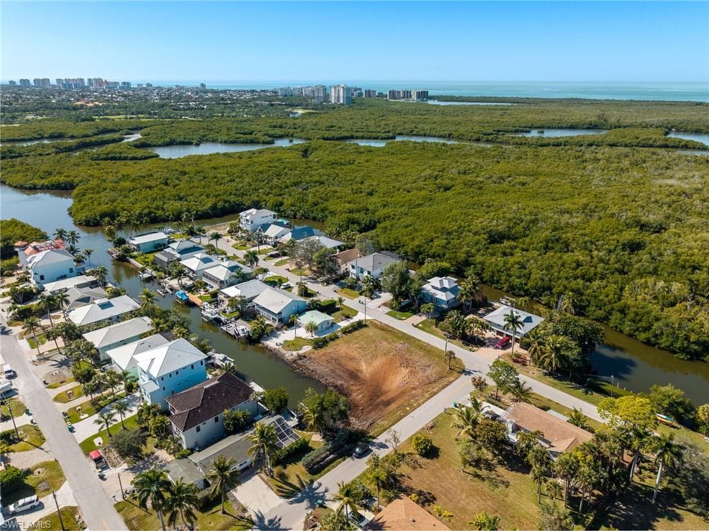 1294 Venetian WAY NAPLES, FL 34110