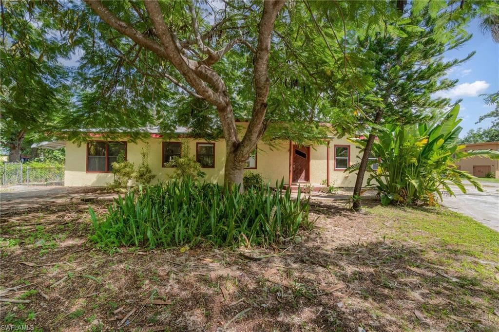 2729 Broadway FORT MYERS, FL 33901