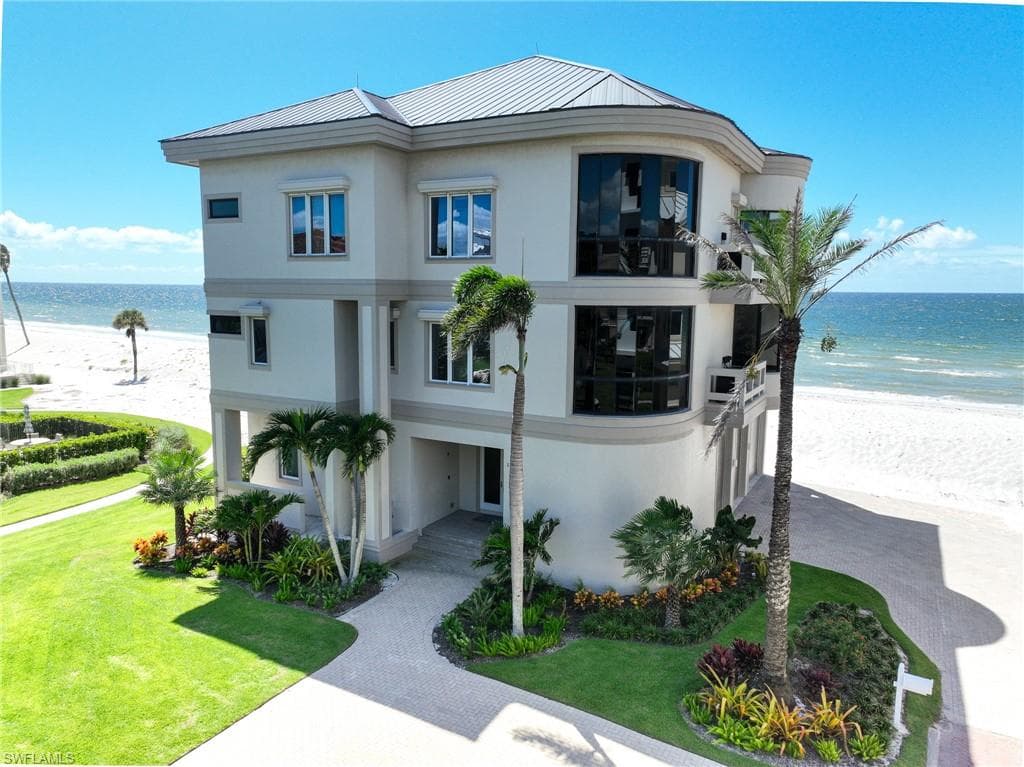 110 Saint Eustacius LN BONITA SPRINGS, FL 34134