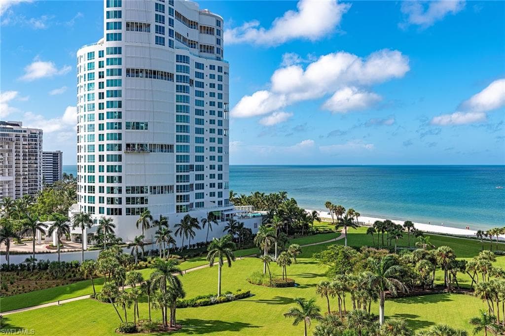 4251 Gulf Shore BLVD N 11B NAPLES, FL 34103