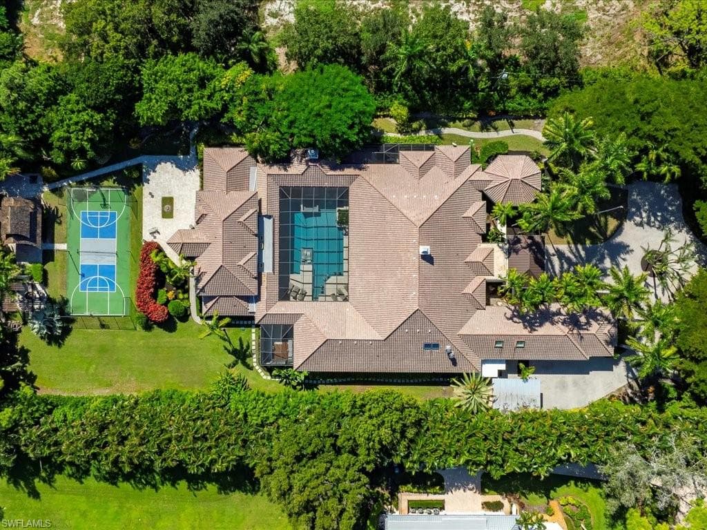 656 Hickory RD NAPLES, FL 34108