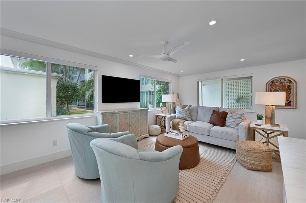 1950 Gulf Shore BLVD N 107 NAPLES, FL 34102