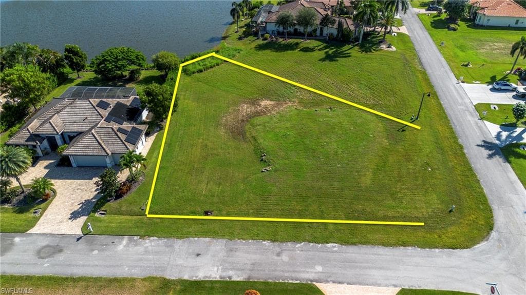 17994 Bluewater DR NAPLES, FL 34114