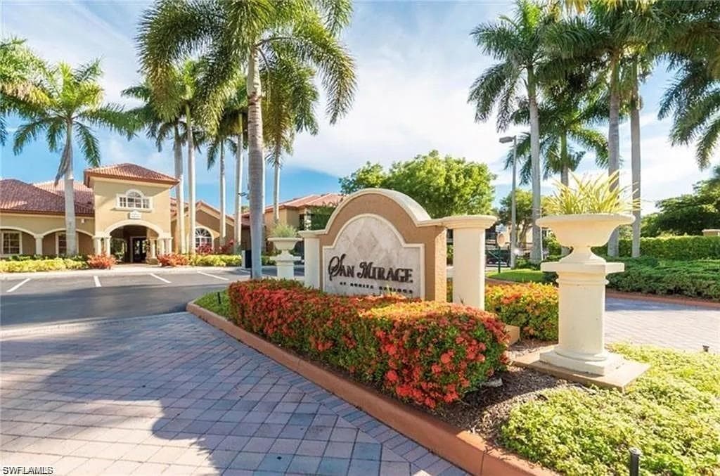 8870 Colonnades CT W 337 BONITA SPRINGS, FL 34135
