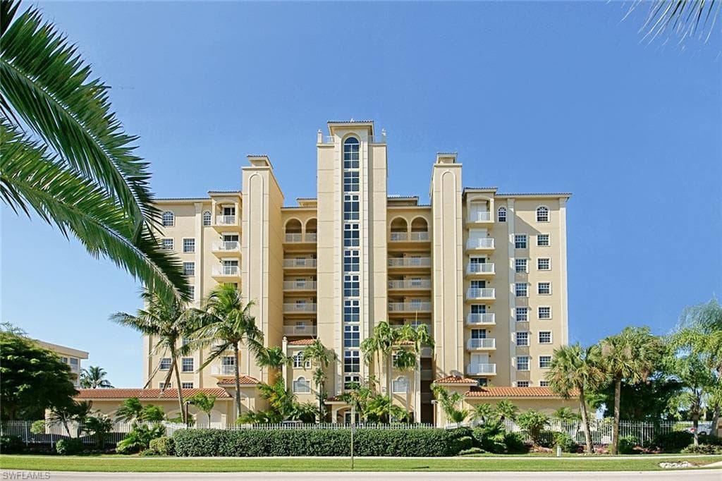 9577 Gulf Shore DR W 504 NAPLES, FL 34108