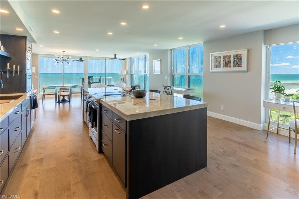 10701 Gulf Shore DR 701 NAPLES, FL 34108