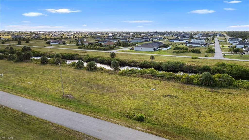 4022 37th AVE CAPE CORAL, FL 33993