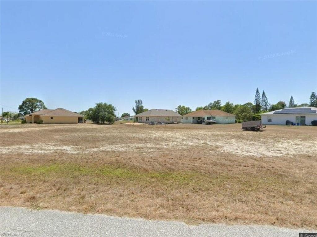 1216 21st AVE CAPE CORAL, FL 33993