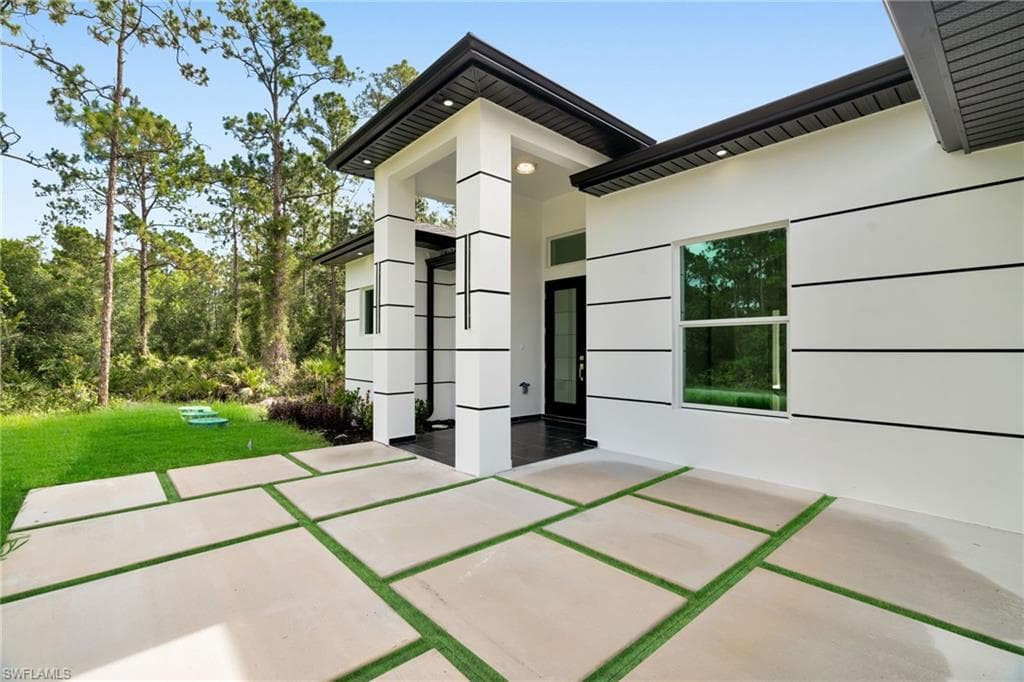 1019 Moore AVE LEHIGH ACRES, FL 33972