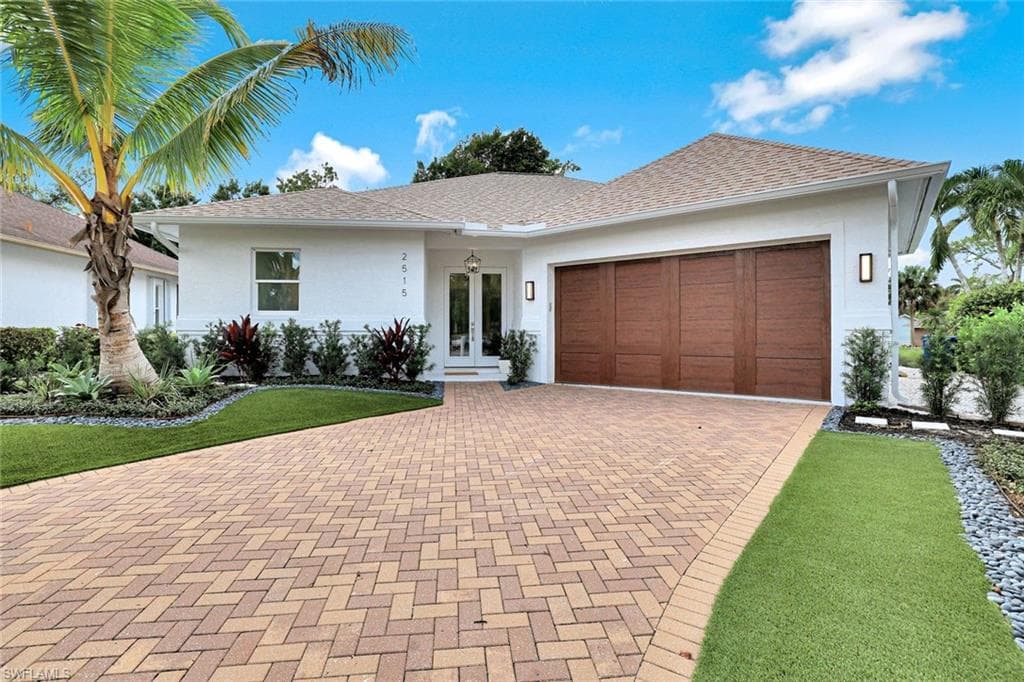 2515 Royal Palm CT NAPLES, FL 34103