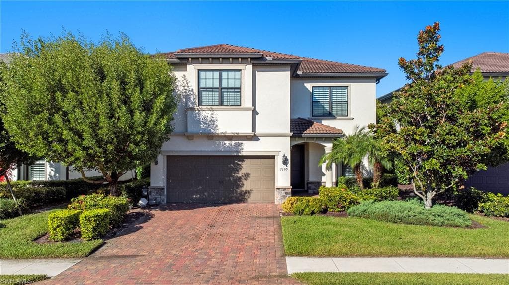 7209 Wilton DR NAPLES, FL 34109