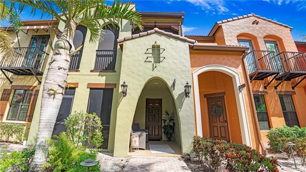 9066 Albion LN N 5104 NAPLES, FL 34113