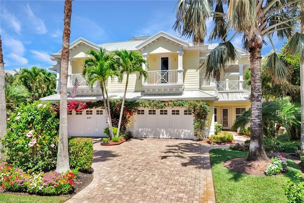 699 Fairway TER NAPLES, FL 34103