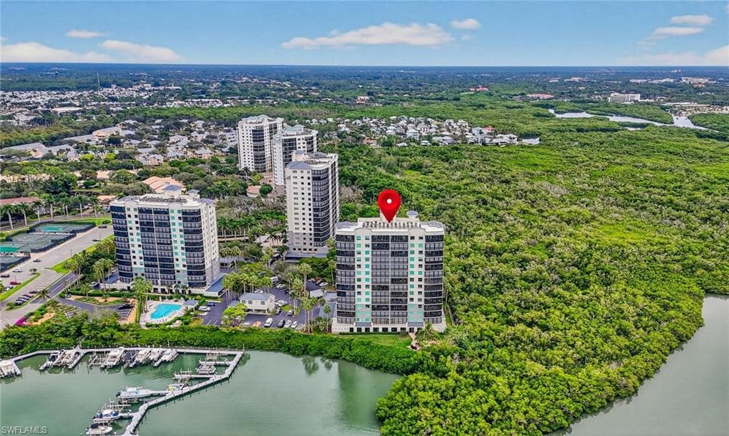 420 Cove Tower DR 401 NAPLES, FL 34110