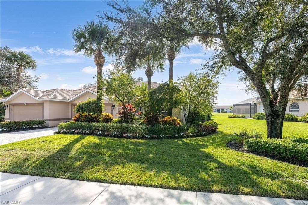8230 Naples Heritage DR C11 NAPLES, FL 34112