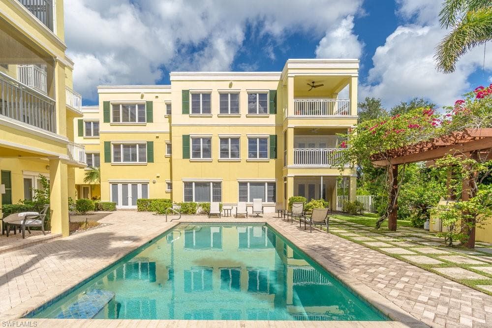 300 3RD AVE S 3 NAPLES, FL 34102