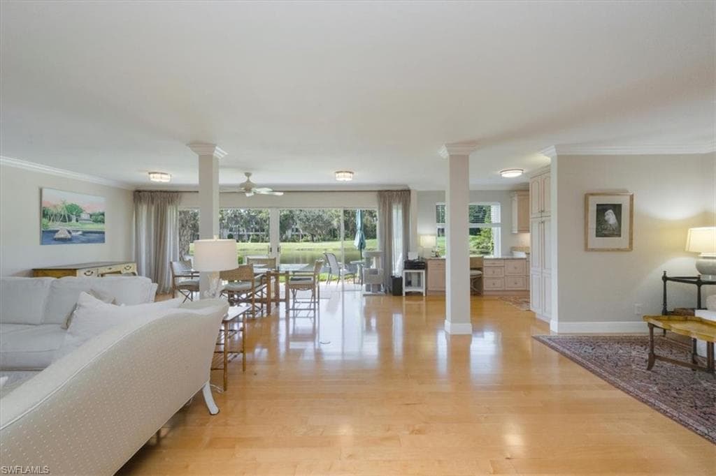 102 Clubhouse DR 176 NAPLES, FL 34105