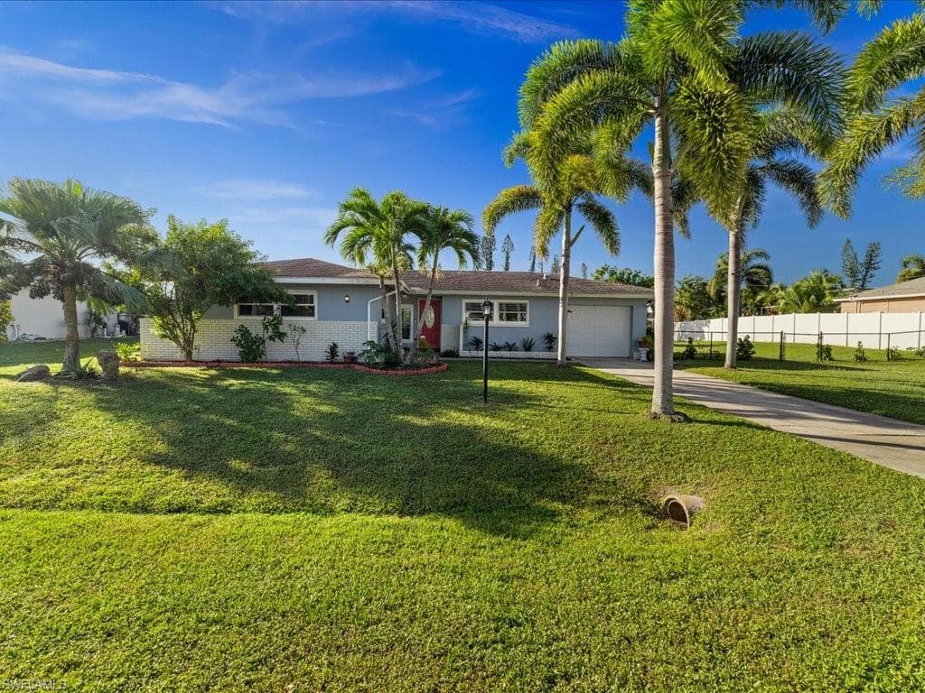 244 SE 45th TER CAPE CORAL, FL 33904