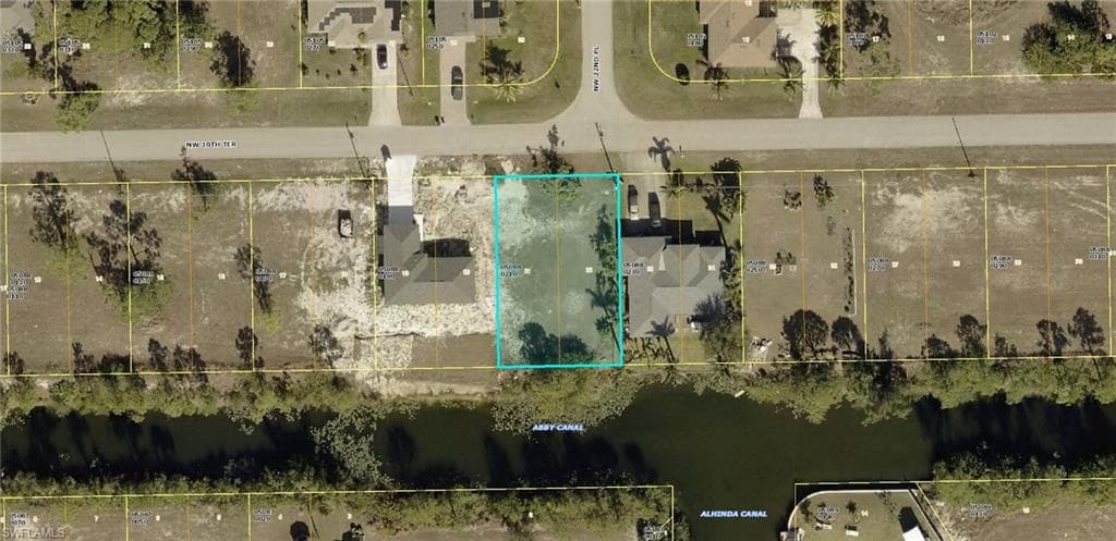 2212 NW 30th TER CAPE CORAL, FL 33993