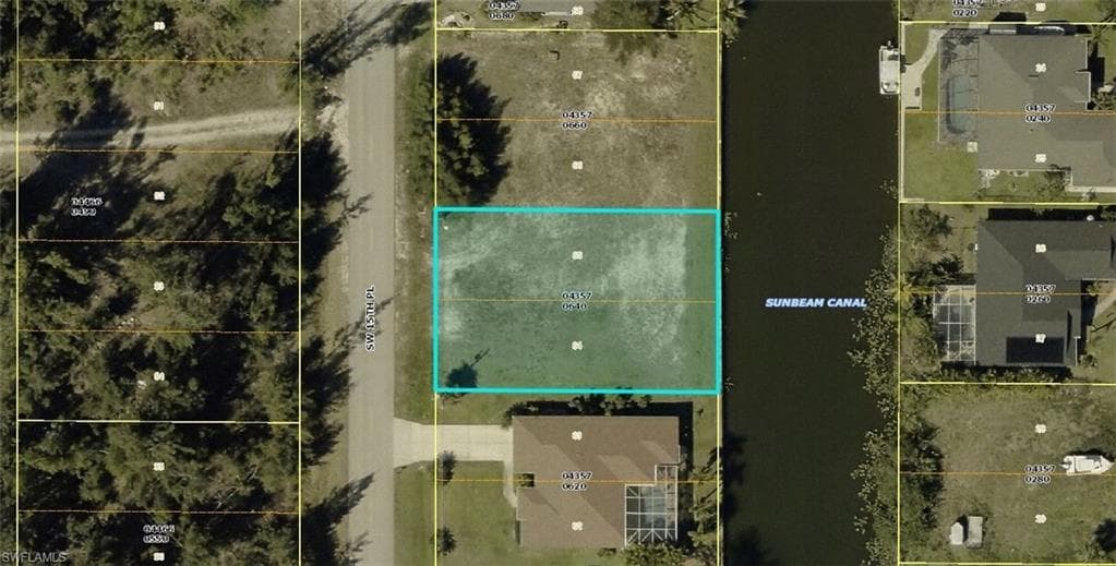 931 15th PL CAPE CORAL, FL 33991