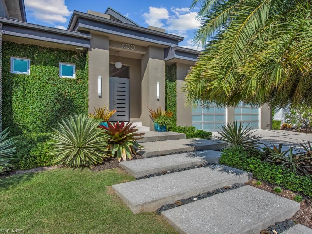 600 Crescent ST MARCO ISLAND, FL 34145