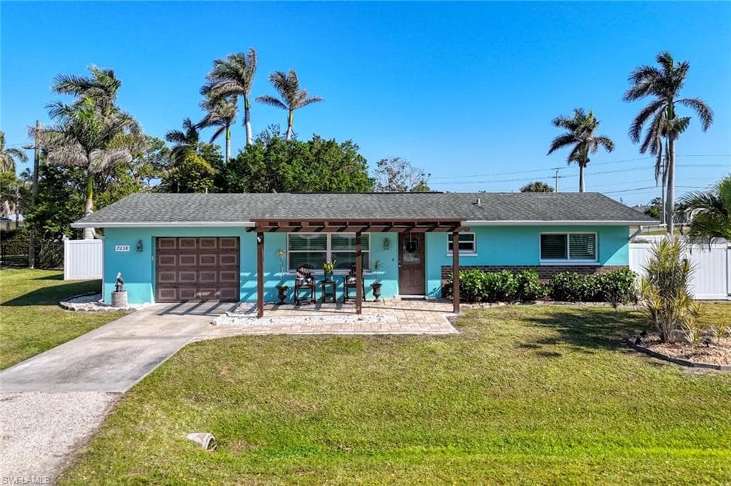 7238 Emily DR FORT MYERS, FL 33908