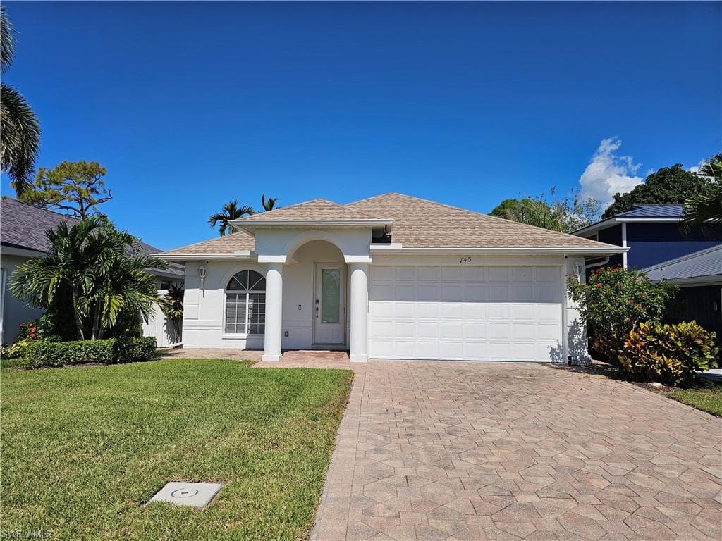 743 98th AVE N NAPLES, FL 34108