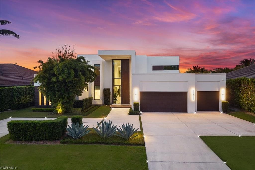 641 Starboard DR NAPLES, FL 34103