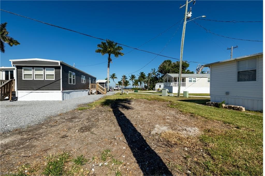 16978 Captains DR BOKEELIA, FL 33922