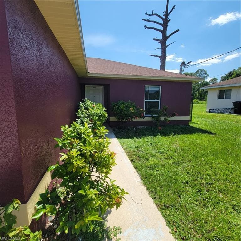 5235 30th ST SW LEHIGH ACRES, FL 33973