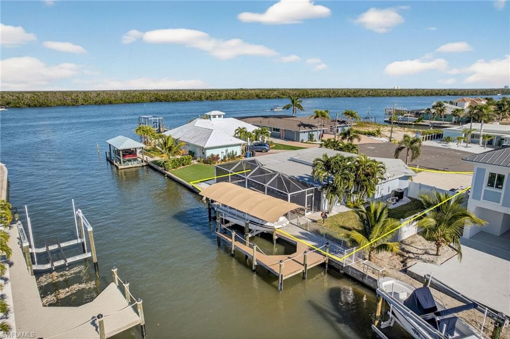467 Madison CT FORT MYERS BEACH, FL 33931