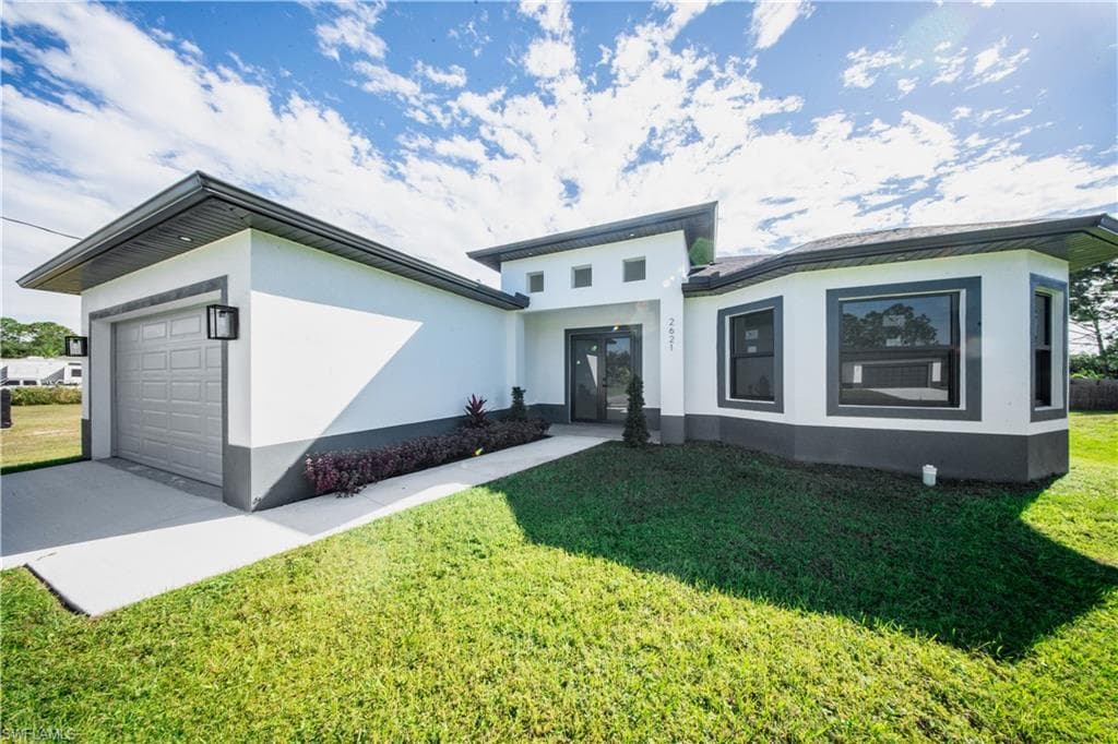 2621 42nd ST W LEHIGH ACRES, FL 33971