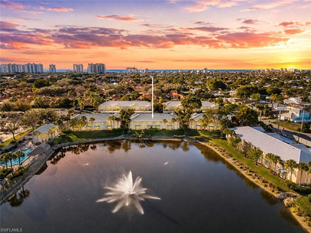 816 Gulf Pavilion DR 102 NAPLES, FL 34108