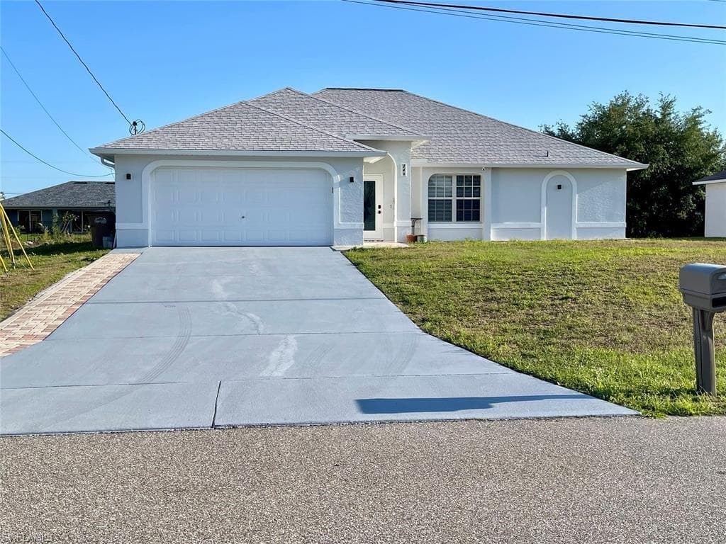 846 15th ST CAPE CORAL, FL 33991