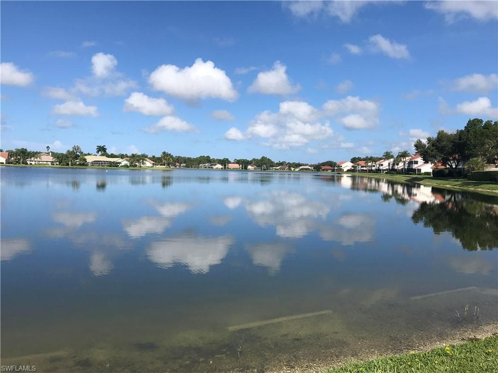 685 Windsor SQ 101 NAPLES, FL 34104