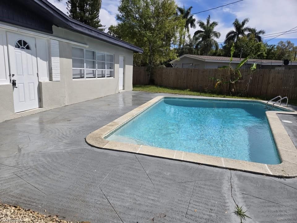 1675 Temple TER NORTH FORT MYERS, FL 33917