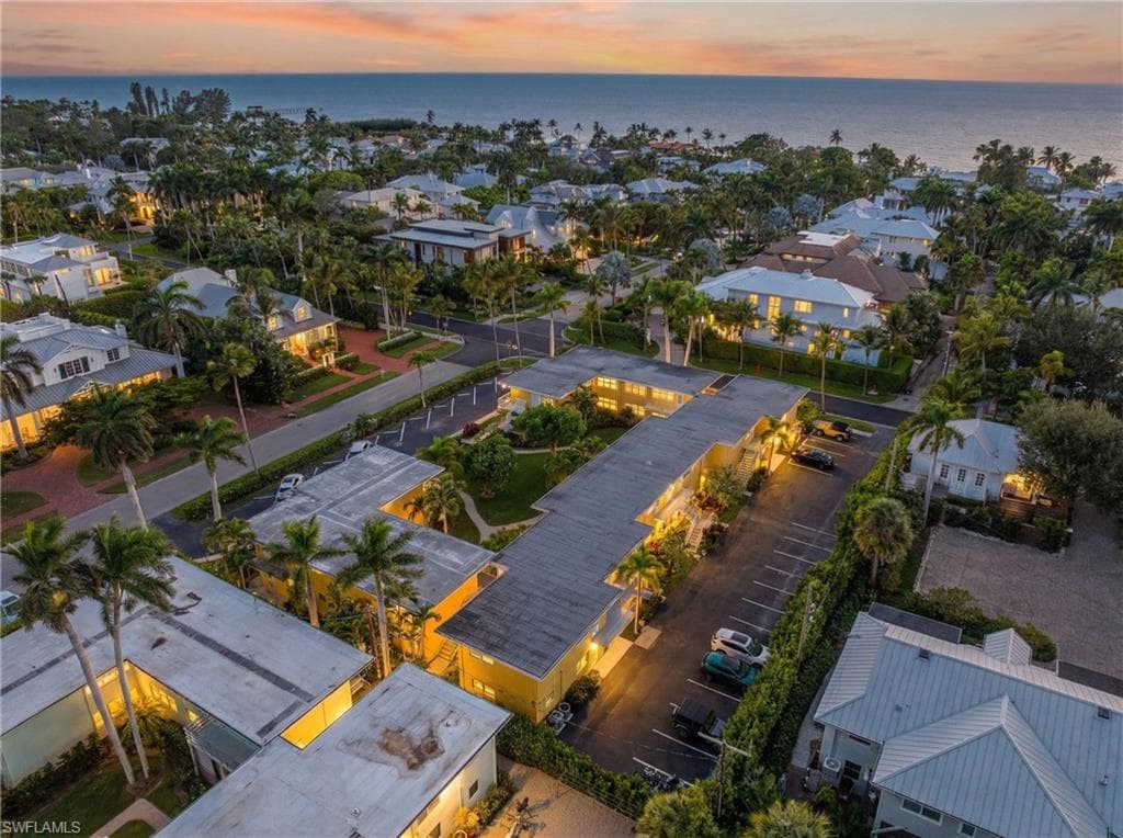 207 8th AVE S 207A NAPLES, FL 34102