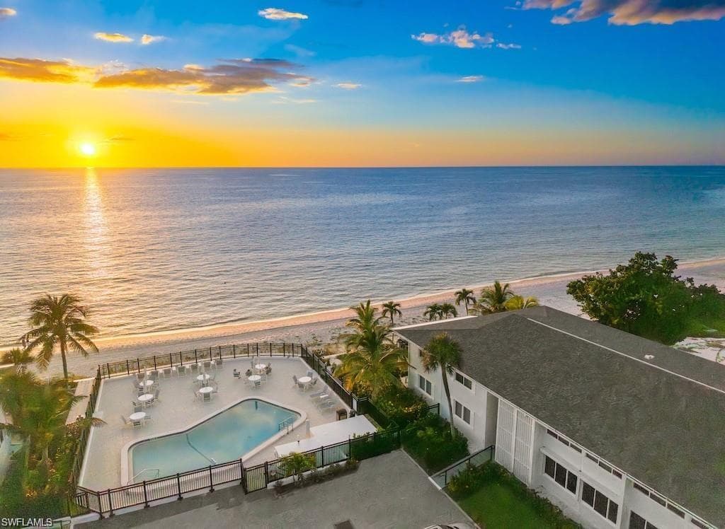 1065 Gulf Shore BLVD N 205 NAPLES, FL 34102
